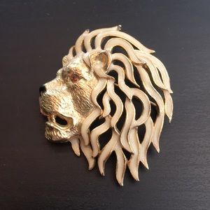 Lion Brooch